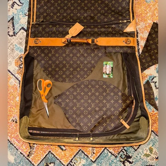 ❌ SOLD ❌ Monogram Bumbag Waist bag - Picture 15 of 15